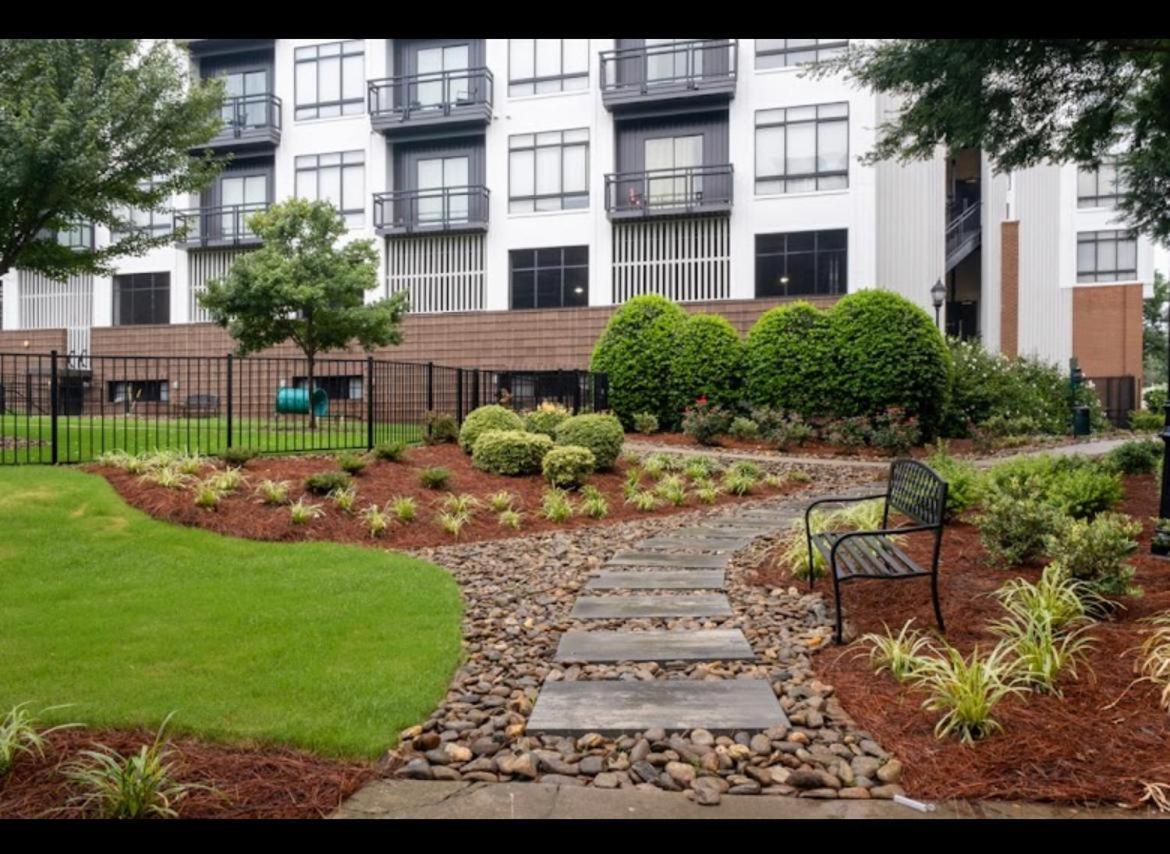 Luxury Apartment Wifi, Gym, Pool, Shops & Food! Unit 329 Charlotte Exteriér fotografie