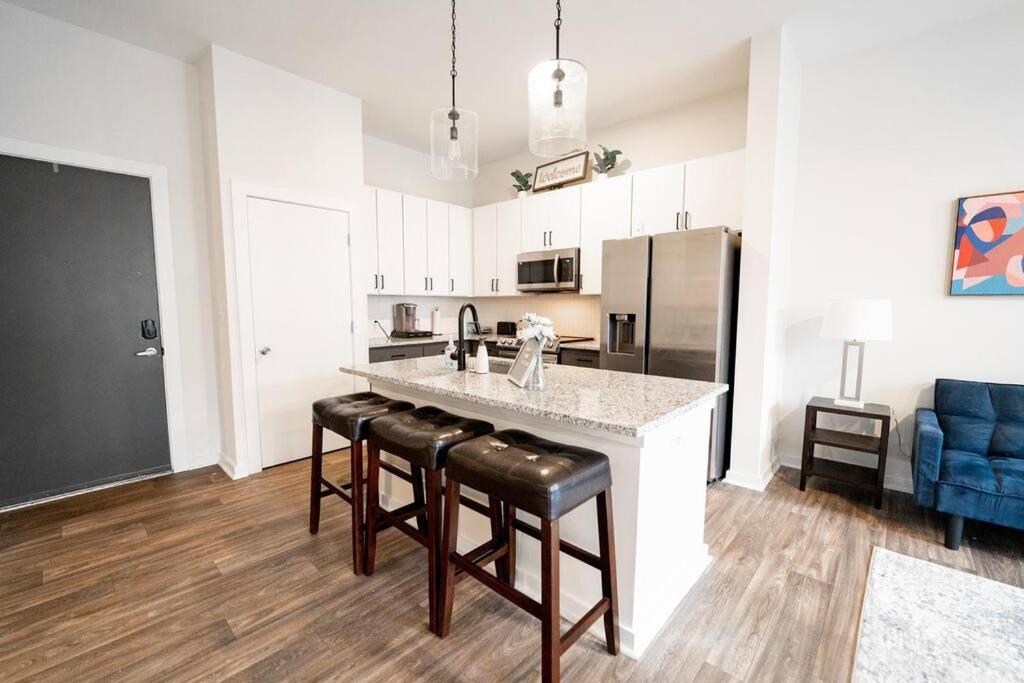 Luxury Apartment Wifi, Gym, Pool, Shops & Food! Unit 329 Charlotte Exteriér fotografie