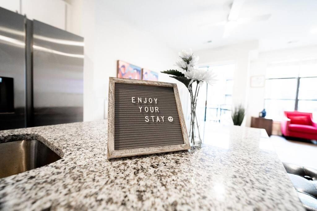 Luxury Apartment Wifi, Gym, Pool, Shops & Food! Unit 329 Charlotte Exteriér fotografie
