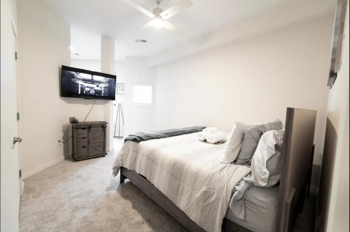 Luxury Apartment Wifi, Gym, Pool, Shops & Food! Unit 329 Charlotte Exteriér fotografie